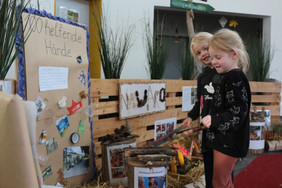 Große Freude bei den Kindern der Kita Storchennest zum Gewinn beim Kita-Wettbewerb „Nachhaltig spielen“. Foto: V. Petersen/FNR